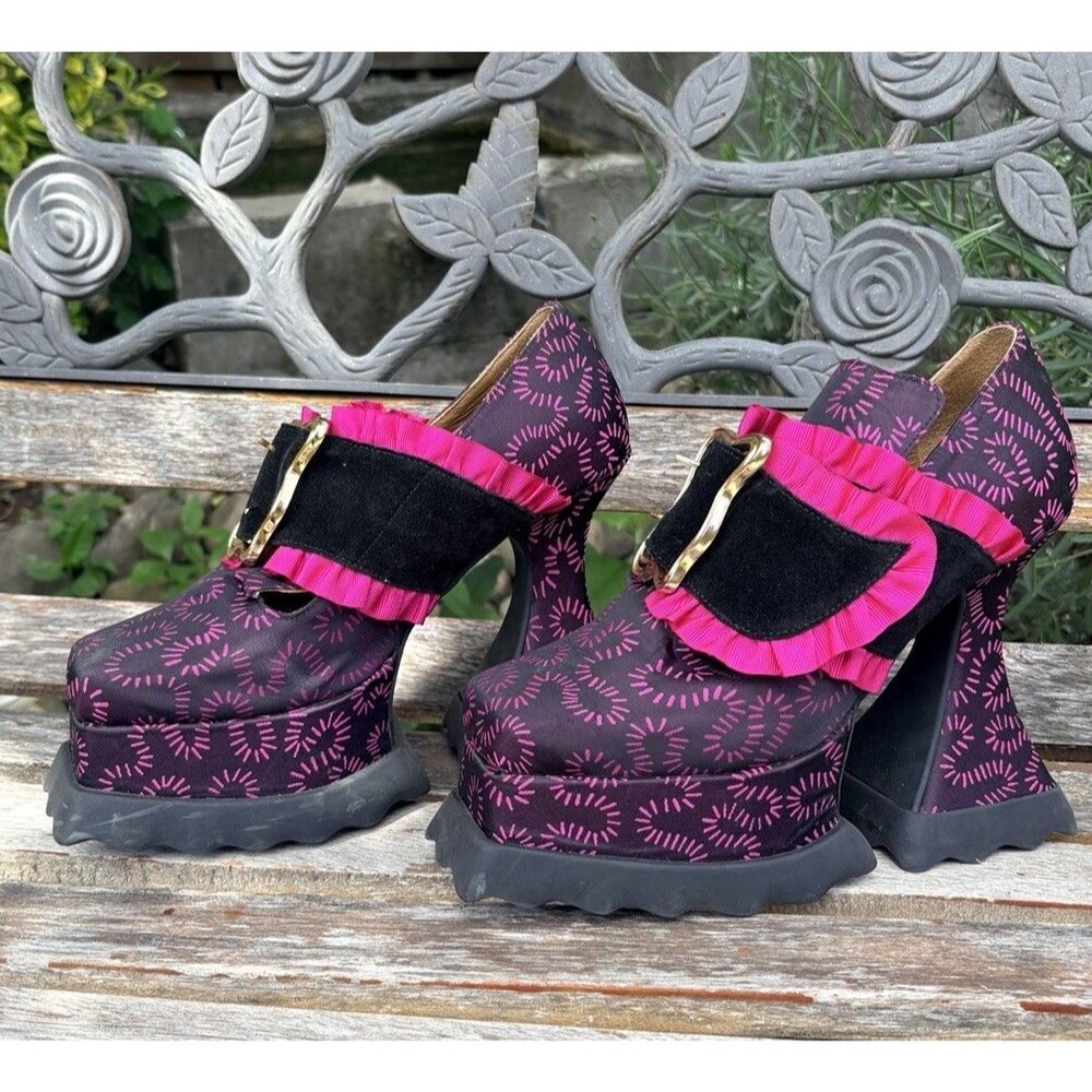 John Fluevog Sz 8 Ruffle Elektra Buckled Platform Pink & Black Heels Ltd Edition